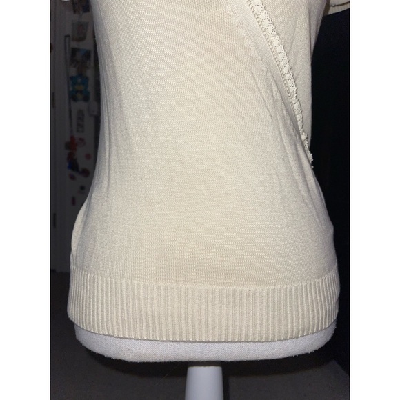 Women’s Cream Old Navy Brand Perfect Fit Sweater NWT 🤎 - Picture 9 of 17
